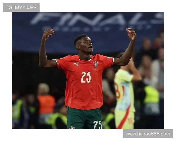 努诺门德斯任意球惊艳全场法甲官方称其为世界最佳左后卫