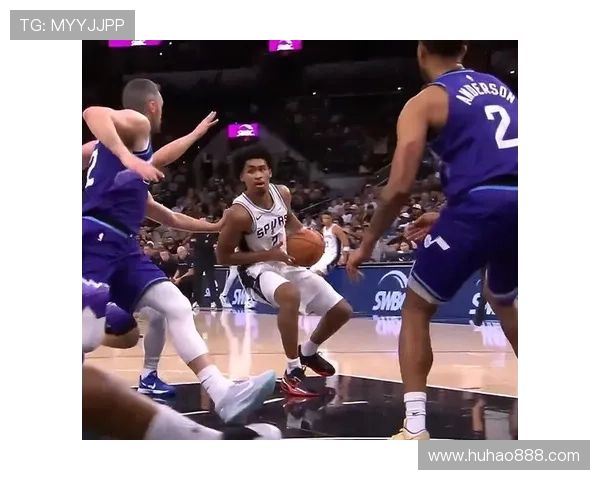 哈珀表现出色6投4中贡献9分3助攻正负值全队最高达到20分